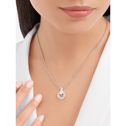004D4189-7DD6-717A-8E44-A265F5B9A554.png NECKLACE