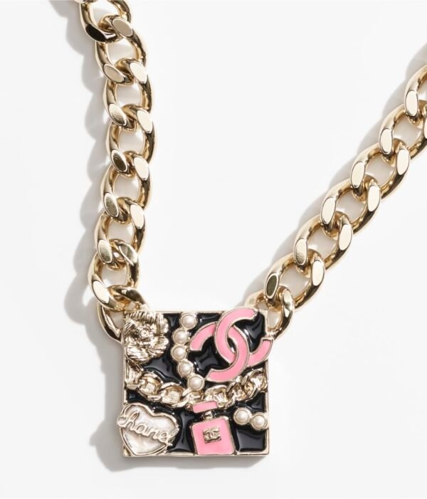 023369C5-BD2E-0CE2-74E4-43DB030DD1C1.jpg NECKLACE
