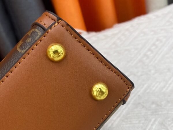 Louis Vuitton Dauphine Capitale M46751