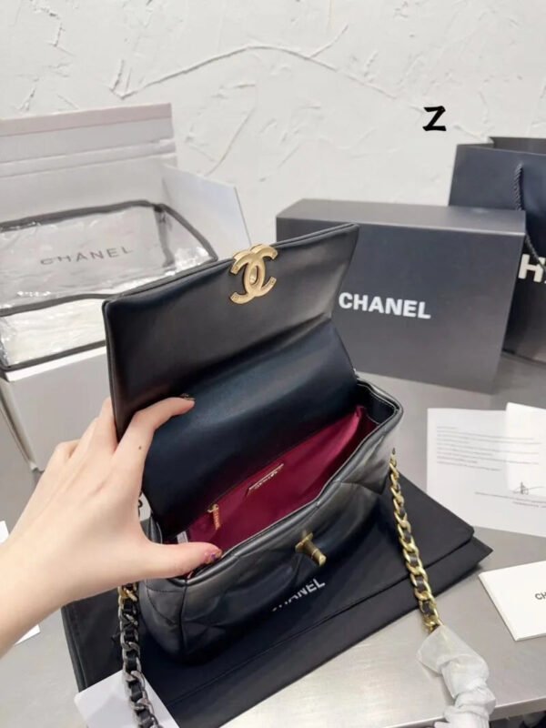 04869BE5-8BF7-5995-50BC-93E82A05CD68.jpg Chanel 19 Hand 2Way Chain Shoulder Bag As1160 Lamb Leather Black Used Women