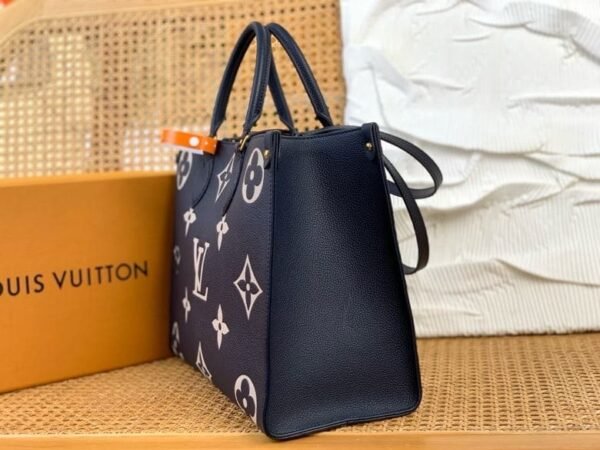 0572079F-0D7D-F3D7-F0E7-71D5495C0886.jpg Louis Vuitton OnTheGo MM M47084