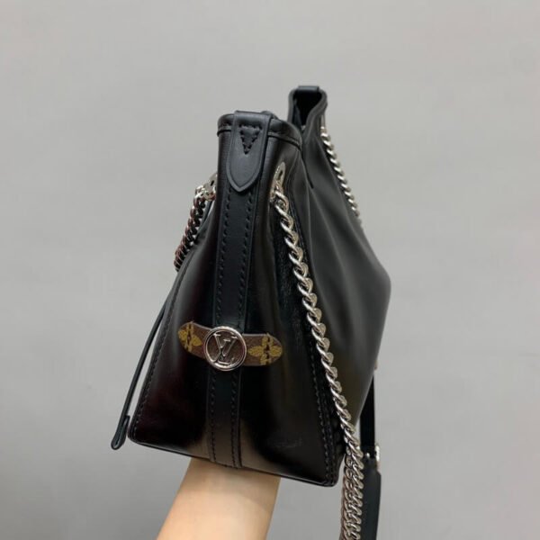 Louis Vuitton CarryAll Vibe BB M12888