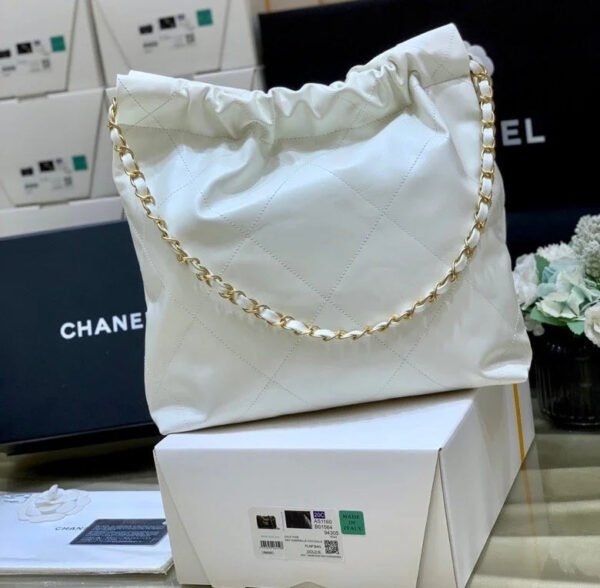 Chanel 22 Handbag White For Women 14.4in/37cm AS3261 B08038 10601