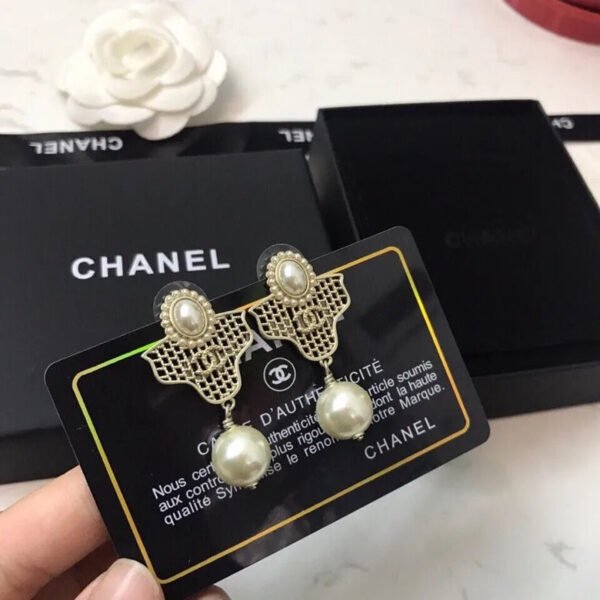 06E9AF67-FA31-528C-2DE0-A054707371AC.jpg cc Earrings