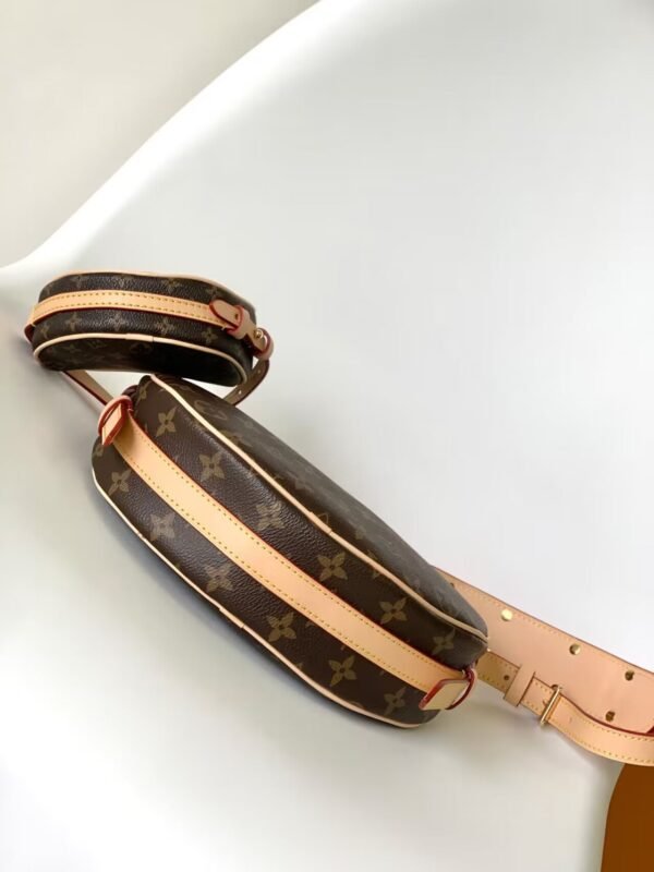 Louis Vuitton Croissant MM M46828