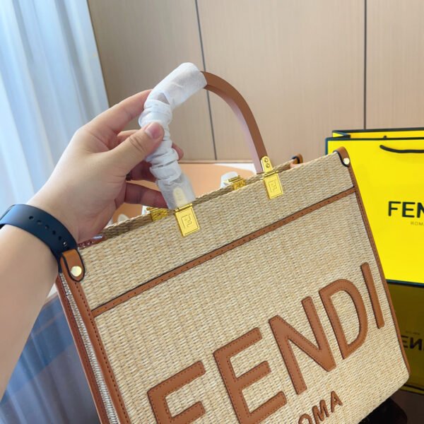 Fendi Sunshine Medium - Brown