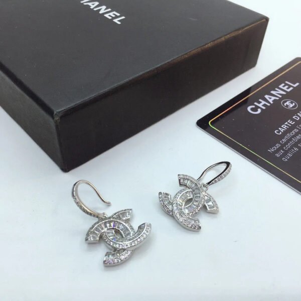 0931DEAC-2C26-71C2-79F7-C3FF98502A2F.jpg cc Earrings