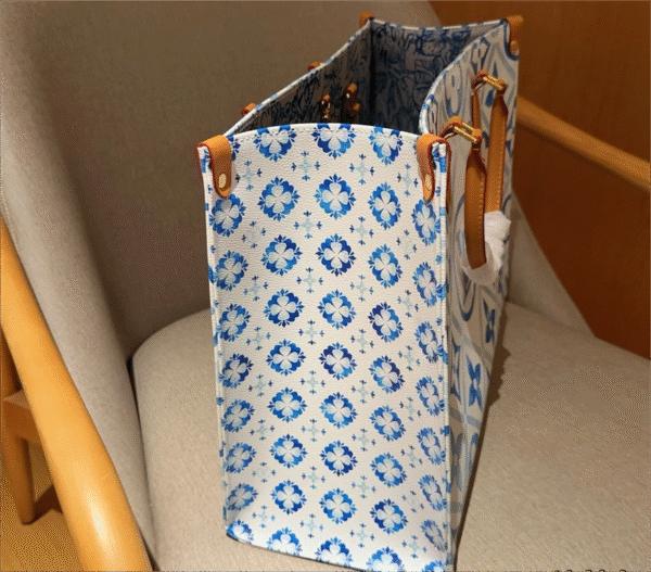 0985619B-9CDE-62AE-48F0-610D5A493E46.png Louis Vuitton M11262 OnTheGo MM