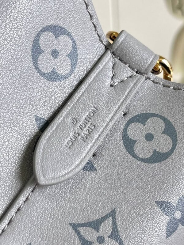 0A5FB9A2-87BB-4ECE-E24D-C89EB50F1949.jpg Louis Vuitton M12749 NÉONOÉ BB