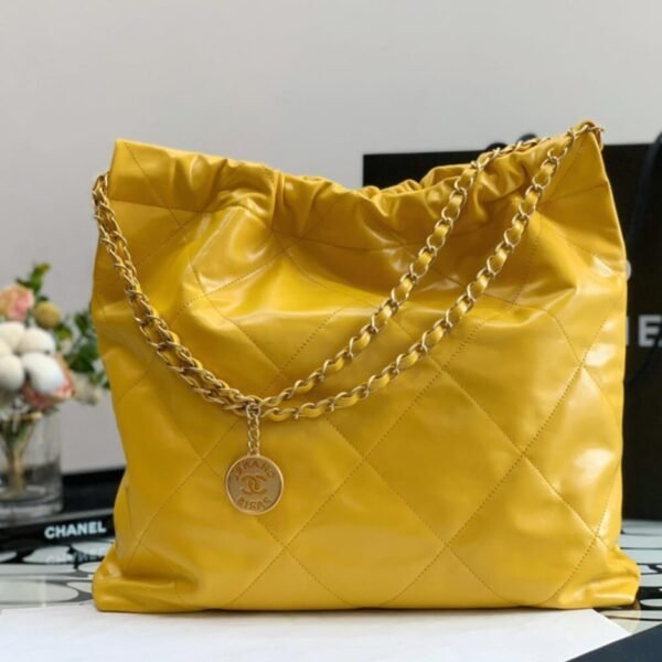 Chanel 22 Small Handbag AS3260