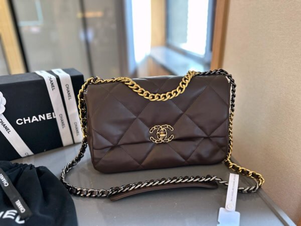 0C45DA35-070A-C00D-B18A-48A27E27C053.jpg 19 HANDBAG - Black