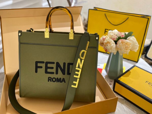 0E215CA9-99DB-7774-53DB-0F0DC8917891.jpg Fendi Sunshine Medium - Green