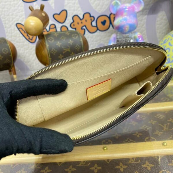 Louis Vuitton Cosmetic Pouch MM M46579