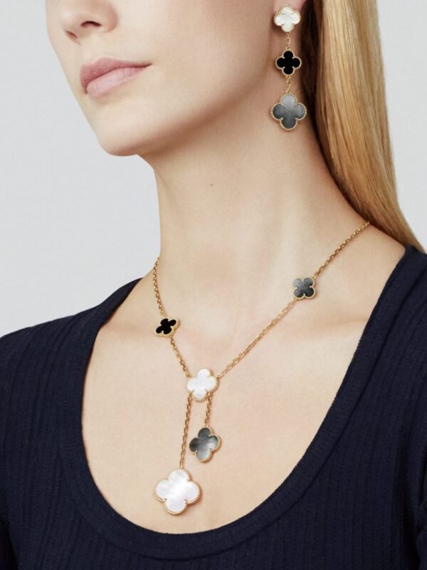 Magic Alhambra necklace, 6 motifs