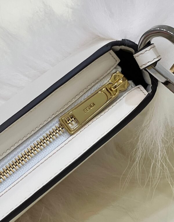 0FED4B46-22FF-2402-6E92-C560155C1CB5.jpg Fendi O'lock Swing Bag