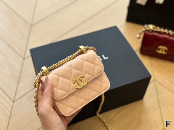 Clutch with Chain - Black