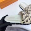 1061C873-C03D-CB13-1564-0C476E3E0346.jpg Louis Vuitton Women's Pool Pillow Comfort Sandal