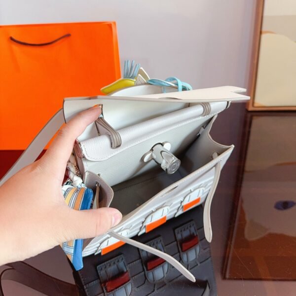 10AC46F9-863D-0D2E-6417-64C924F1DC5A.jpg Birkin 25 Black Bag - Black