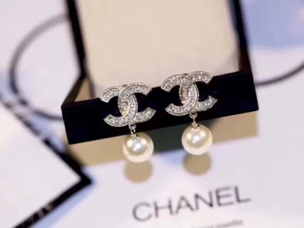 10B05D5A-F1DB-F3E6-0F8C-AECFE060E675.jpg jewelry19