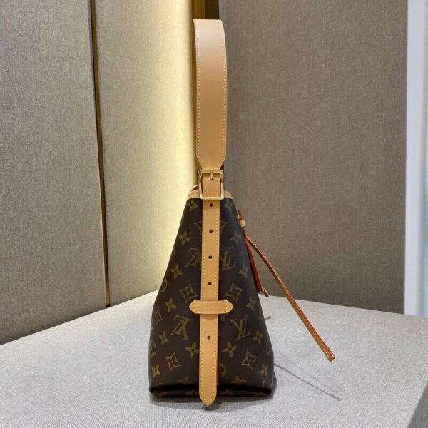 10B51932-445F-883F-8D91-0F3B511135B6.jpg Louis Vuitton M46203 CarryAll PM