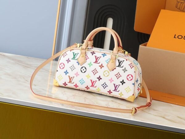13D6D5A3-8D29-F12A-6313-7B060508F791.jpg Louis Vuitton M13084 LV x TM Handbag East West