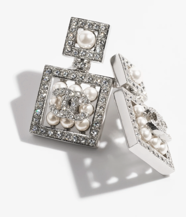 13E4B428-41FC-63F2-22B5-7439493124AC.png PENDANT EARRINGS