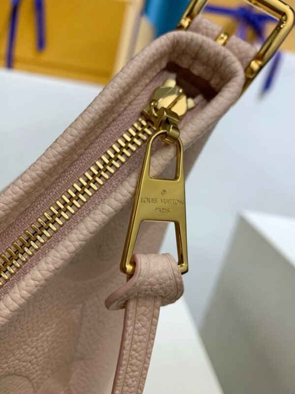 Louis Vuitton M47082 CarryAll PM