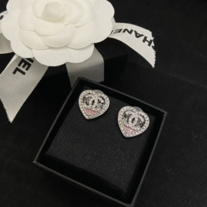 14767E5F-AE56-8546-ACF5-475AA1615074.png CCE243 CC earring