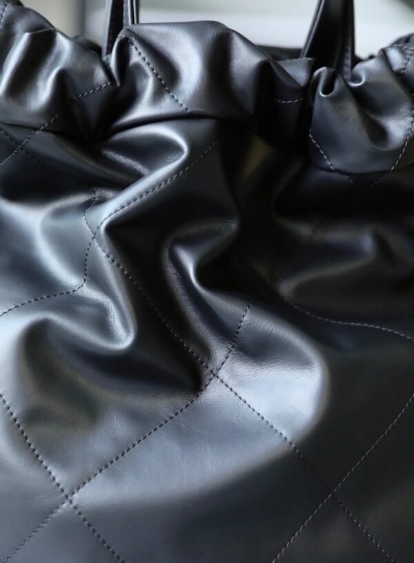 Chanel Large CHANEL 22 Backpack Black For Women, Women&rsquo;s Bags 19.9in/51cm AS3313 B08037 NH627