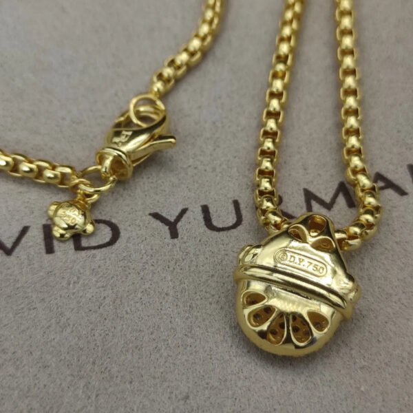 16A7F775-5257-74A3-82D2-88F26DF48FE9.jpg David Yurman Acorn Pendant Necklace 18k Gold Diamond