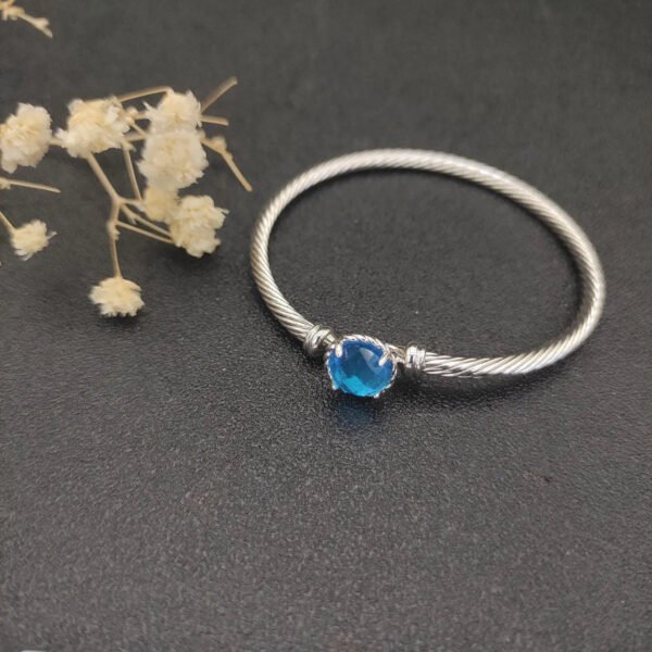 Petite Chatelaine&reg; Bracelet Sterling Silver with Blue Topaz, 3mm - 17 CM