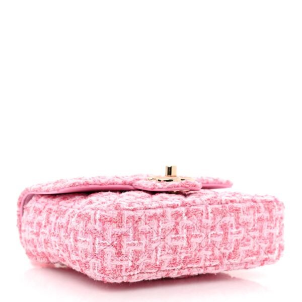 16FC97AA-147B-5B67-6AB2-76070E8E061D.jpg Tweed Resin Quilted Mini Heart Square Flap Pink White