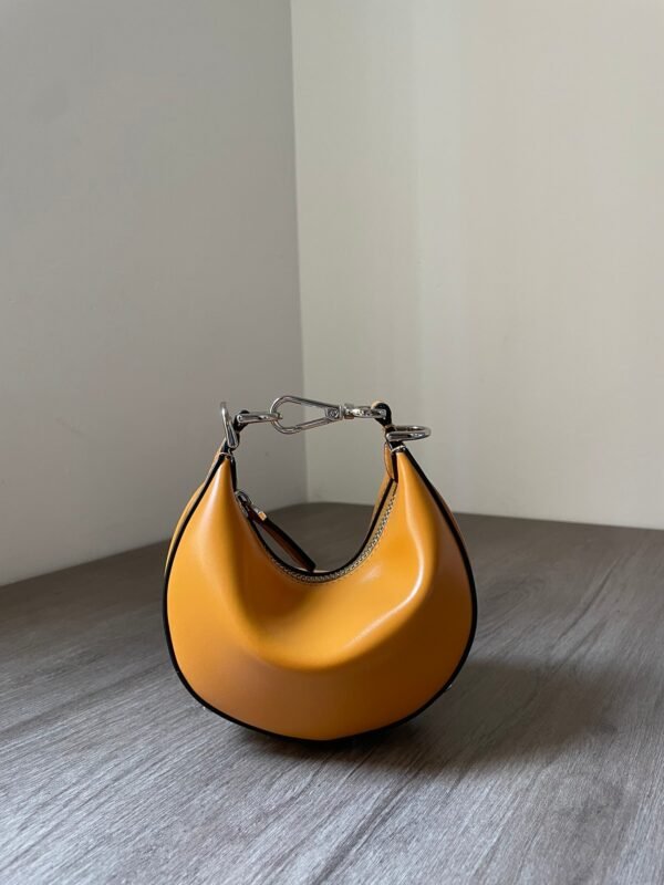 17BFB890-1CE8-1AE3-4201-3308029B4ED1.jpg Fendi Nano Fendigraphy Bag