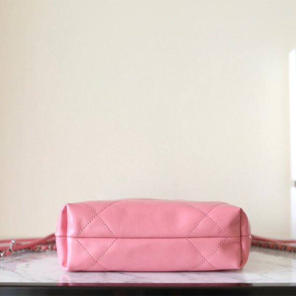 CHANEL 22 MINI HANDBAG AS3980