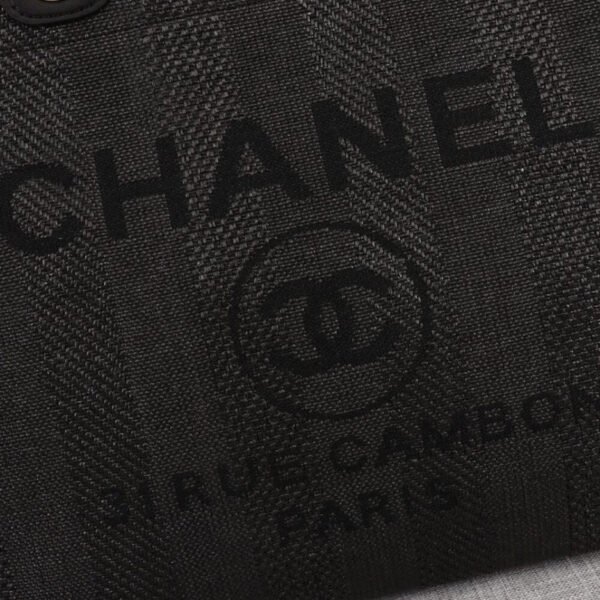 19048514-43C7-B16D-2FE7-3F7B41ABE436.jpg CHANEL Woven Straw Raffia Striped Medium Deauville Tote