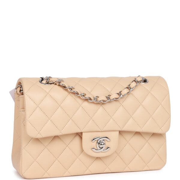 191FE533-6235-85A2-0E74-F049711CECA3.jpg Small Classic Double Flap Beige Lambskin Silver Hardware