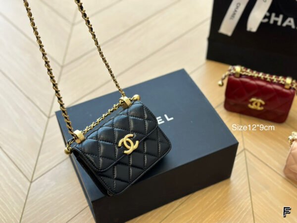 Clutch with Chain - Black