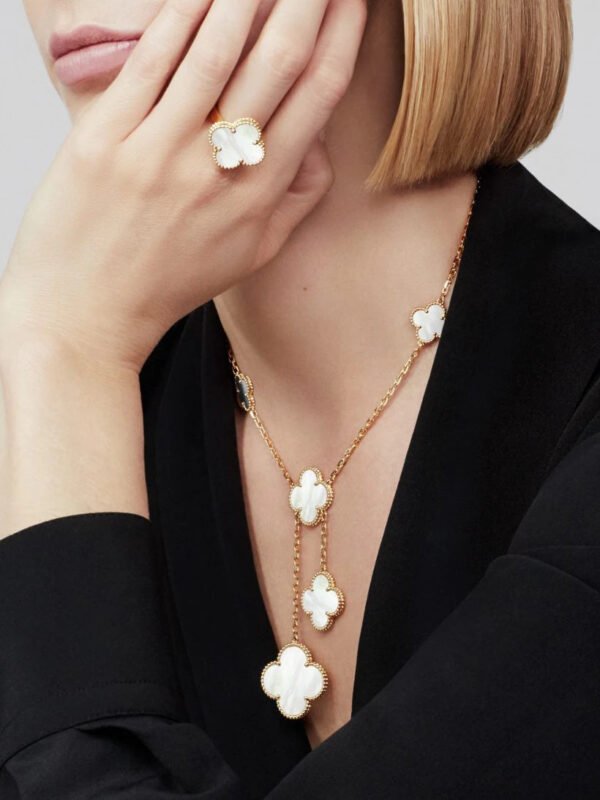 Magic Alhambra necklace, 6 motifs