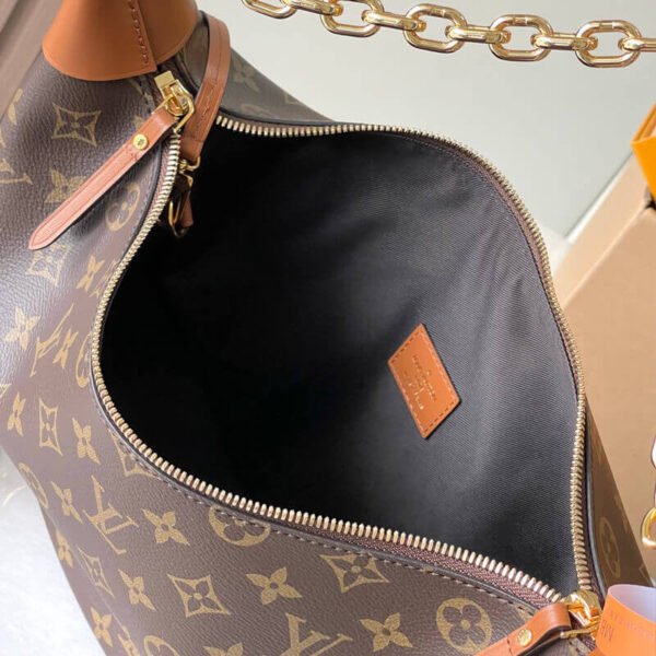 1A83B2DD-15F3-42D7-3A9B-5CB85F2F8DFD.jpg Louis Vuitton Loop Hobo M46311