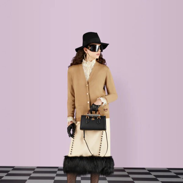 DIANA SMALL SHOULDER BAG