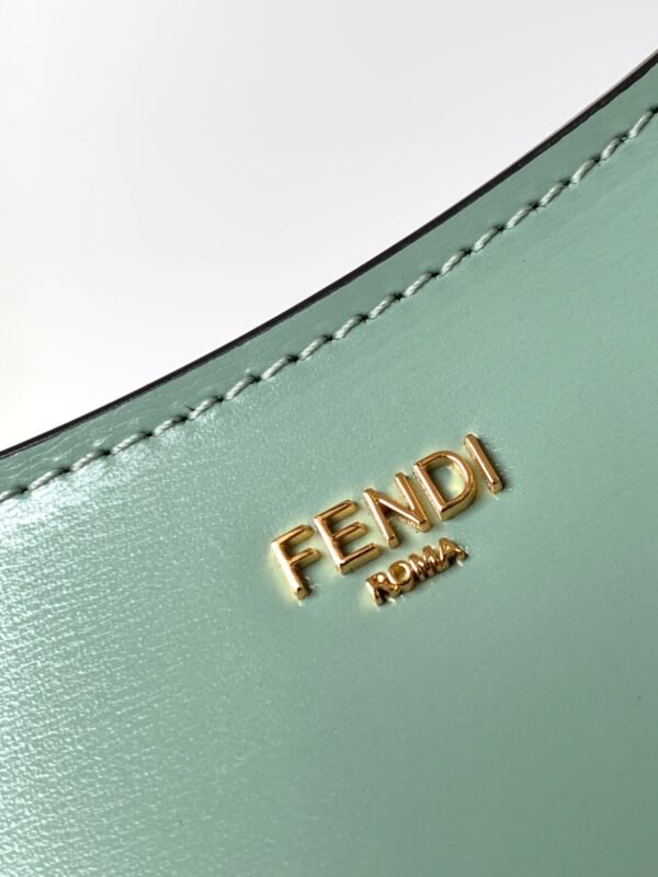 1BC2FFBA-2646-F85B-7DCA-7B6A44677960.jpg Fendi O'lock Swing Bag