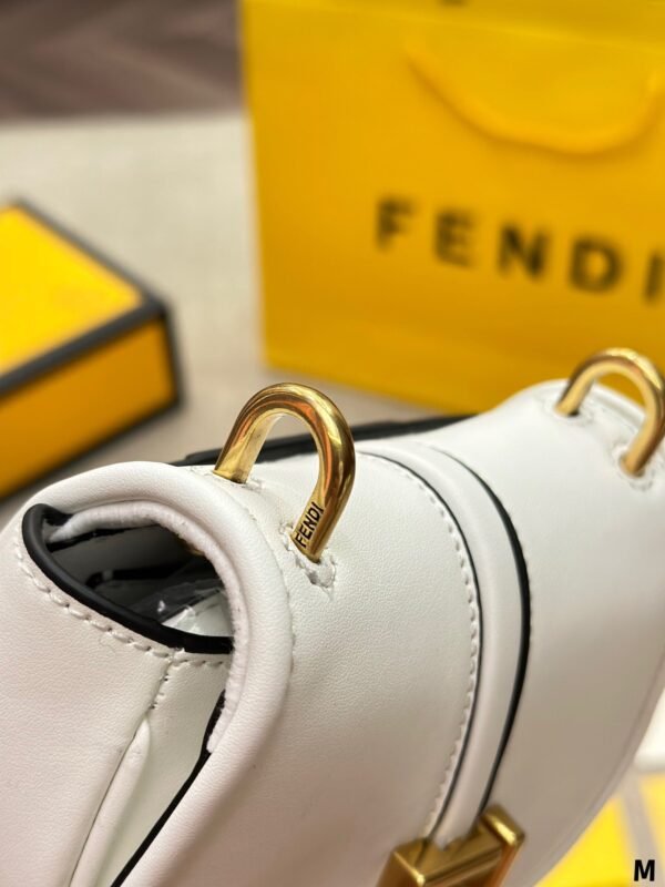 1C1C8FE6-CD35-4B6D-EC2B-487FDF980F5D.jpg Fendi C'mon Nano - White