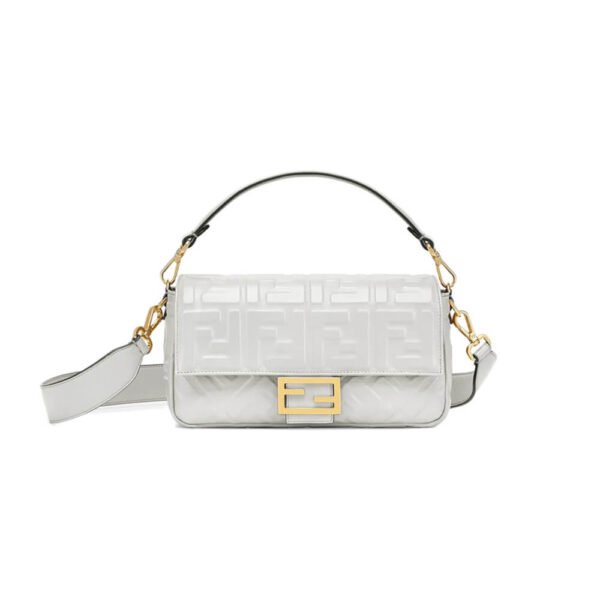 1C7F15D0-9DE5-26B4-0CFC-0C53AB15BC3F.jpg Fendi Baguette