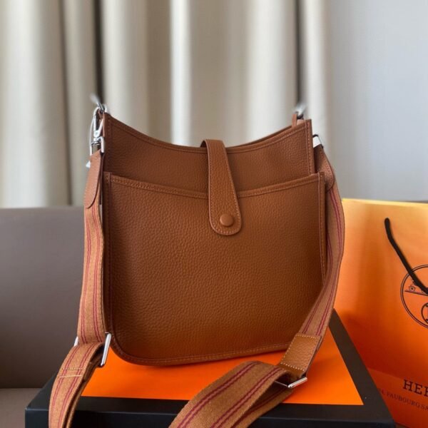 1C911D6E-F41A-02F7-9A91-66293CF61EFC.jpg Evelyne 25 bag