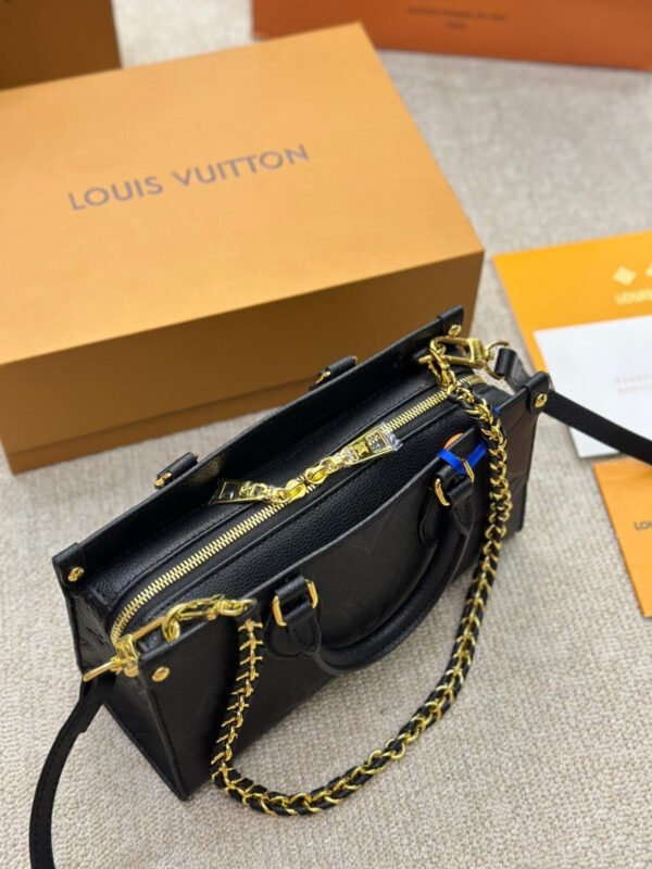 Louis Vuitton OnTheGo East West M23640