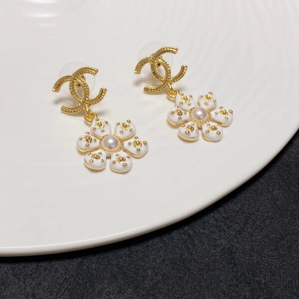 1DD86739-F506-E466-4C00-74DFF5789F60.jpg cc Earrings