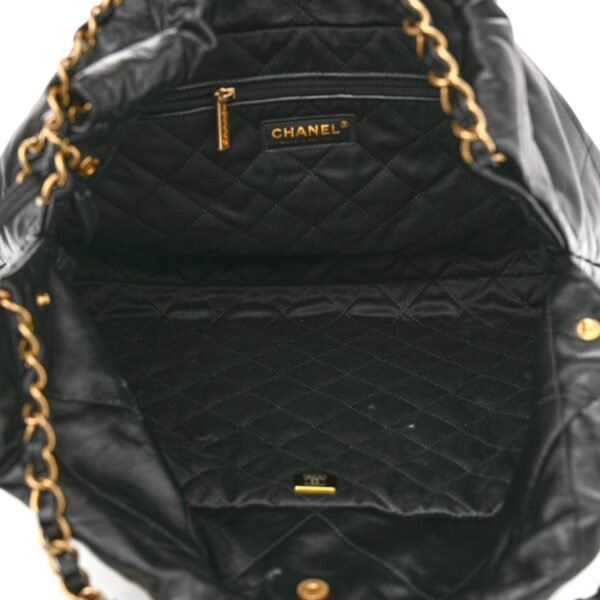 1E46E370-0621-5BA1-D403-1463FCD6B68A.jpg Shiny Calfskin Quilted Small Chanel 22 Black