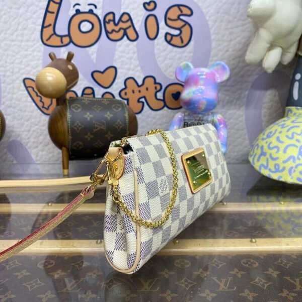 1E8AEC1A-4EB8-4660-E202-916A0D66F497.jpg Louis Vuitton Eva Clutch N55214
