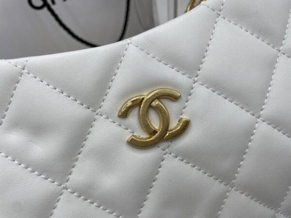 Chanel Hobo Handbag White For Women, Women&rsquo;s Bags 9.4in/24cm