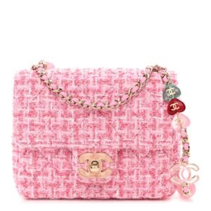 202384F4-C501-BFA9-AE3D-7CC784C673AF.jpg Tweed Resin Quilted Mini Heart Square Flap Pink White